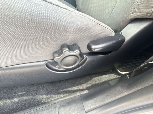 Used 2020 Toyota Tacoma SR AWD/4WD image 15
