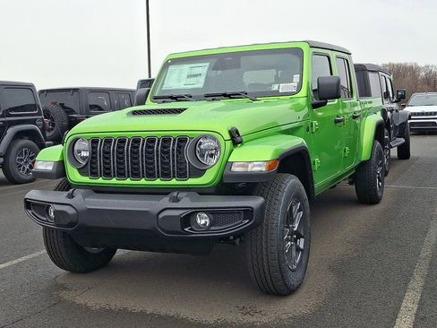 New 2026 Jeep Gladiator Sport image 3