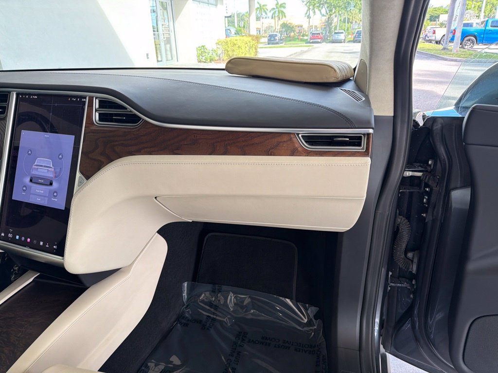 Used 2018 Tesla Model X 100D AWD/4WD image 27