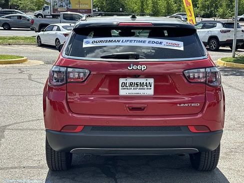 Used 2024 Jeep Compass Limited AWD/4WD image 4