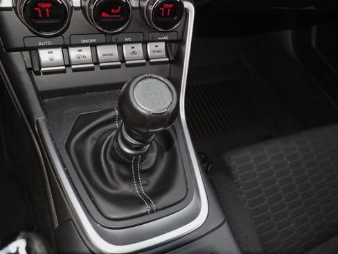Used 2024 Toyota GR86 RWD image 10