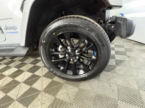 Used 2022 Jeep Wrangler Unlimited Sahara w/ Cold Weather Group image 26