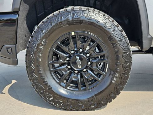 New 2026 Chevrolet Silverado 2500 ZR2 AWD/4WD image 12