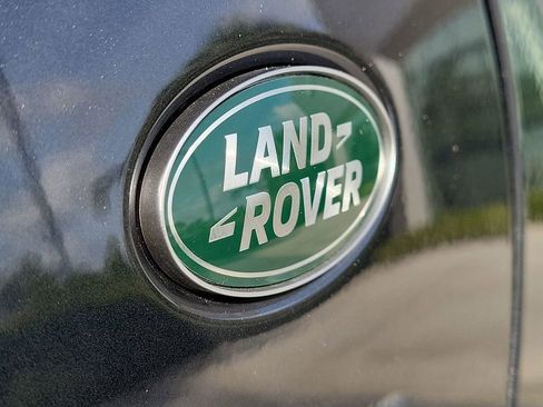 New 2025 Land Rover Discovery Metropolitan Edition AWD/4WD image 10