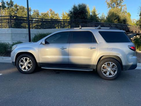 Used 2014 GMC Acadia SLT image 34