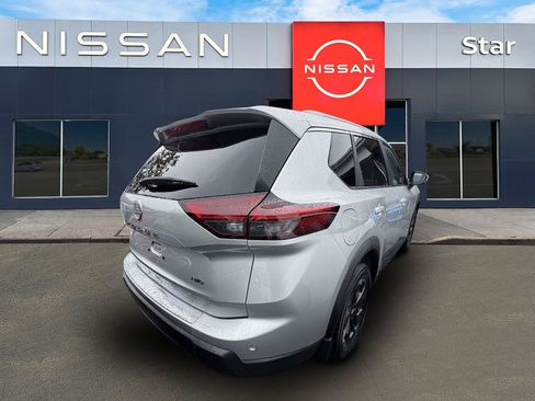 Used 2025 Nissan Rogue SV w/ SV Premium Package AWD/4WD image 5