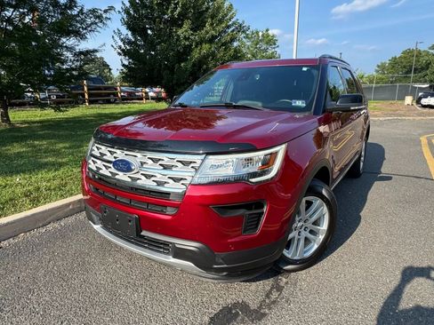 Used 2018 Ford Explorer XLT w/ Equipment Group 202A image 1