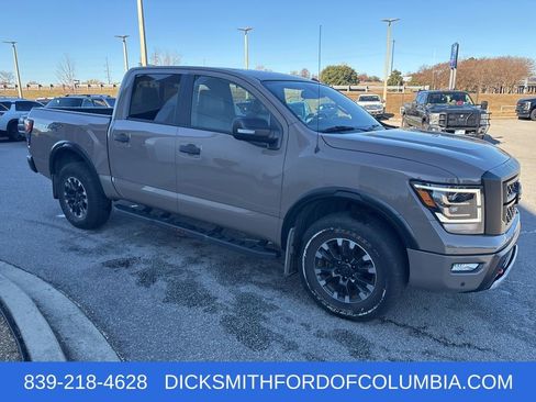 Used 2020 Nissan Titan PRO-4X w/ Pro-4x Convenience Package image 7