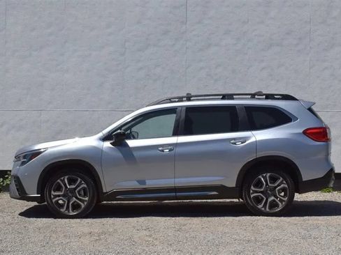 Used 2024 Subaru Ascent Limited AWD/4WD image 9