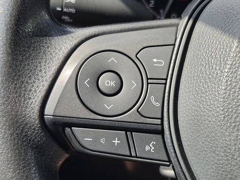 Used 2025 Toyota RAV4 XLE FWD image 24