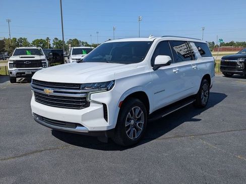 Used 2022 Chevrolet Suburban LT w/ LT Signature Package AWD/4WD image 7