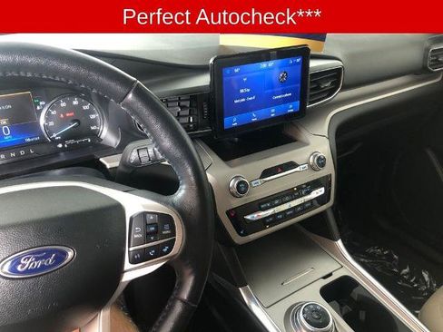 Certified 2023 Ford Explorer XLT w/ Equipment Group 202A AWD/4WD image 3