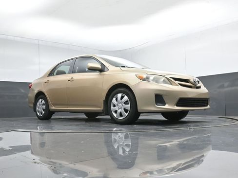 Used 2011 Toyota Corolla LE FWD image 41