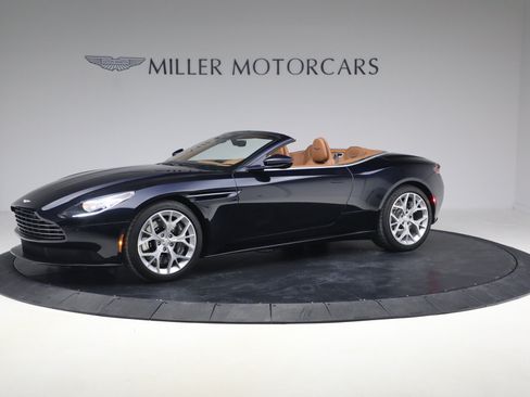 Used 2019 Aston Martin DB11 Volante RWD image 2