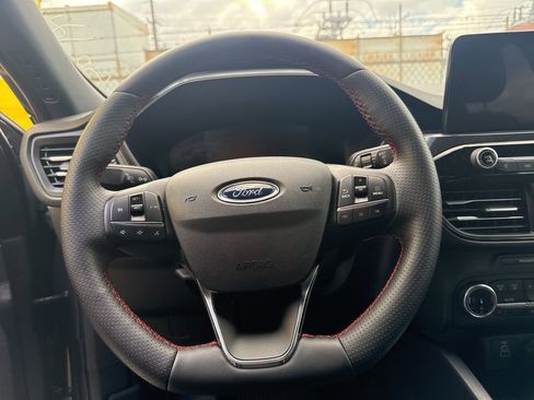 Used 2025 Ford Escape ST-Line w/ Equipment Group 301A image 3