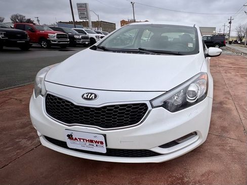 Used 2016 Kia Forte LX image 2