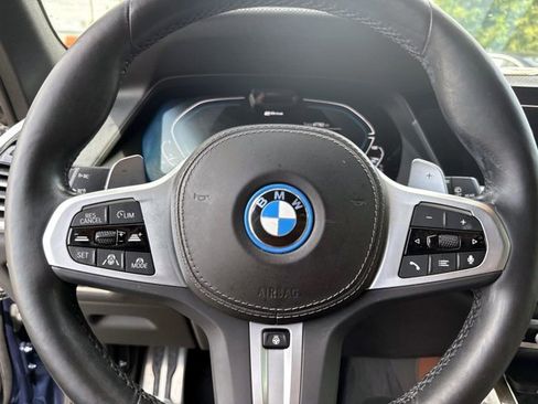 Used 2022 BMW X5 xDrive45e w/ M Sport Package AWD/4WD image 32