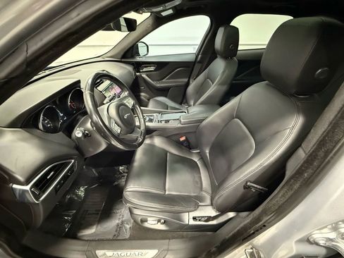 Used 2019 Jaguar F-PACE Premium image 19