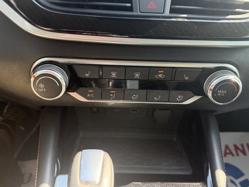 Used 2023 Nissan Altima 2.5 SR w/ SR Premium Package FWD image 25