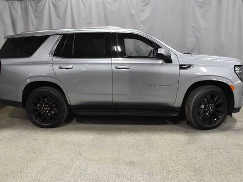 Used 2024 GMC Yukon SLE image 2