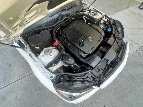 Used 2014 Mercedes-Benz E 350 E 350 Luxury 4MATIC AWD 4dr Se image 32