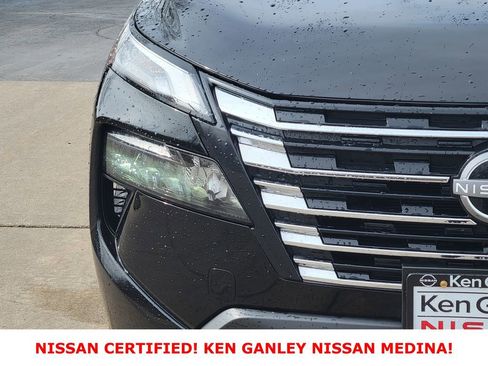 Certified 2025 Nissan Rogue SV image 9