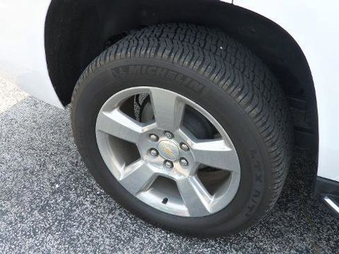 Used 2020 Chevrolet Tahoe Premier w/ Premier 6.2L Value Package image 11