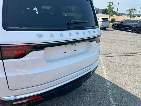 Used 2024 Jeep Wagoneer 4WD w/ Convenience Group I image 33