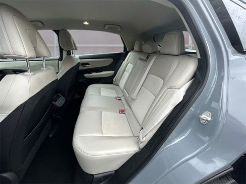 Used 2024 Nissan Ariya AWD image 11