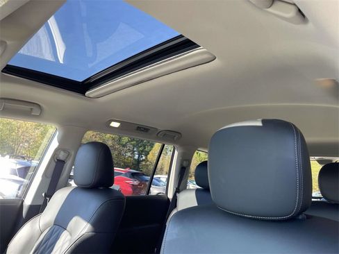 Used 2024 Nissan Armada Platinum w/ Captain's Chairs Package image 17