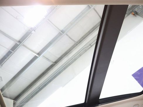 Used 2018 Jeep Grand Cherokee Overland image 25