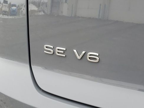 Used 2021 Volkswagen Atlas Cross Sport SE image 11