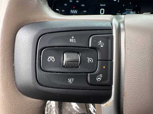 Used 2022 GMC Yukon Denali w/ Denali Premium Package image 17