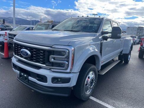 New 2026 Ford F450 Platinum w/ FX4 Off-Road Package image 2