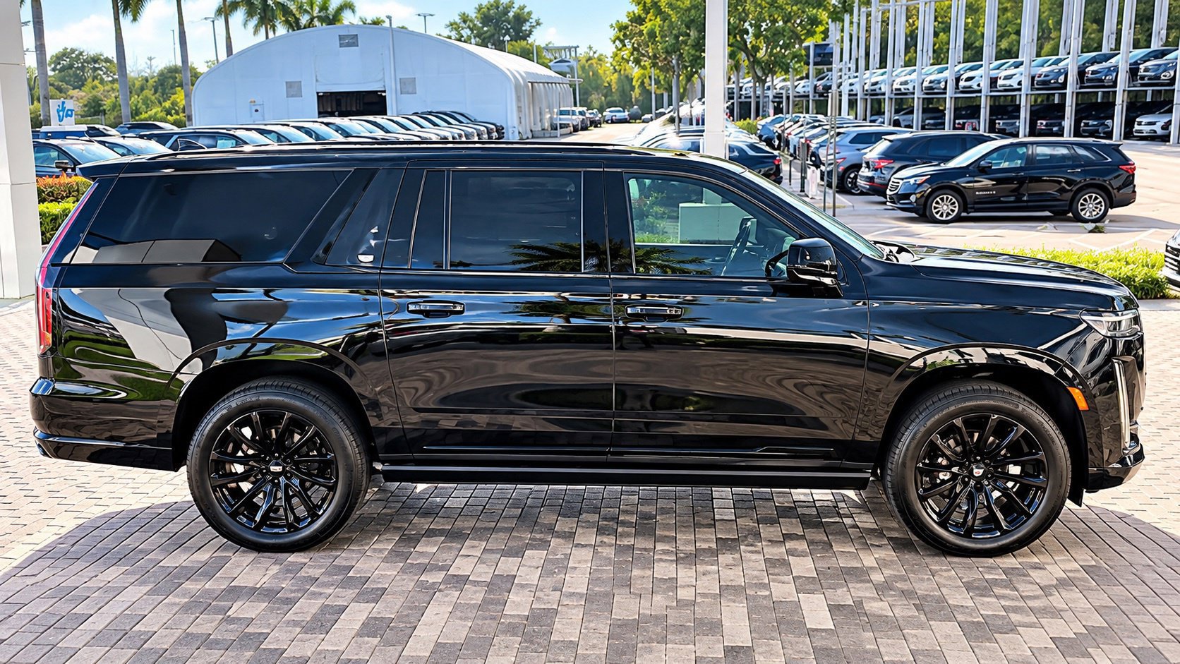 Used 2023 Cadillac Escalade ESV Sport Platinum w/ LPO, ONYX Package RWD image 7