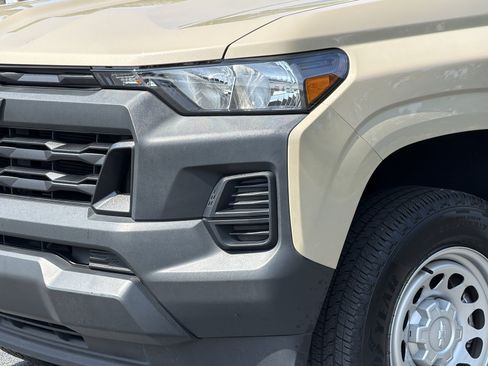 Used 2024 Chevrolet Colorado W/T w/ WT Convenience Package II RWD image 8