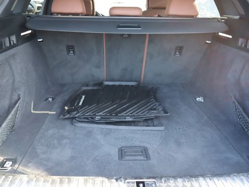 Used 2021 Audi e-tron Premium Plus w/ Premium Plus Package image 18