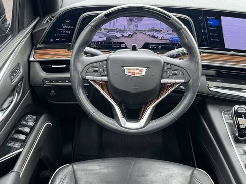 Used 2024 Cadillac Escalade ESV Premium Luxury AWD/4WD image 19