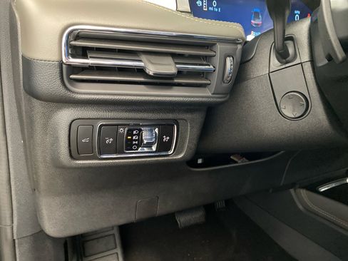 New 2025 Lincoln Corsair AWD w/ Equipment Group 101A image 16