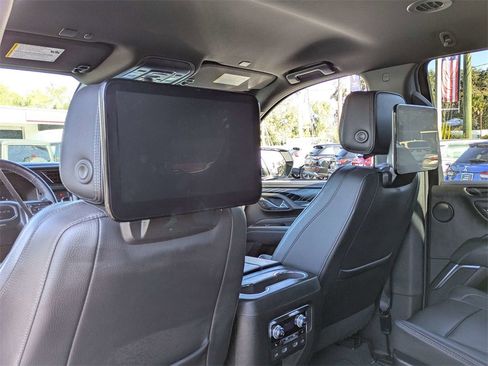 Used 2023 GMC Yukon Denali image 17