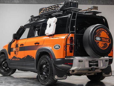 Used 2022 Land Rover Defender 110 S image 31