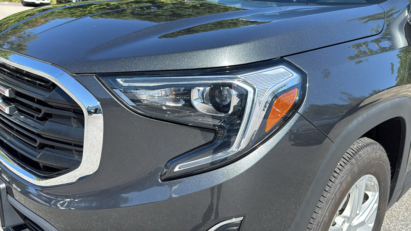 Used 2021 GMC Terrain SLE w/ Driver Convenience Package AWD/4WD image 9