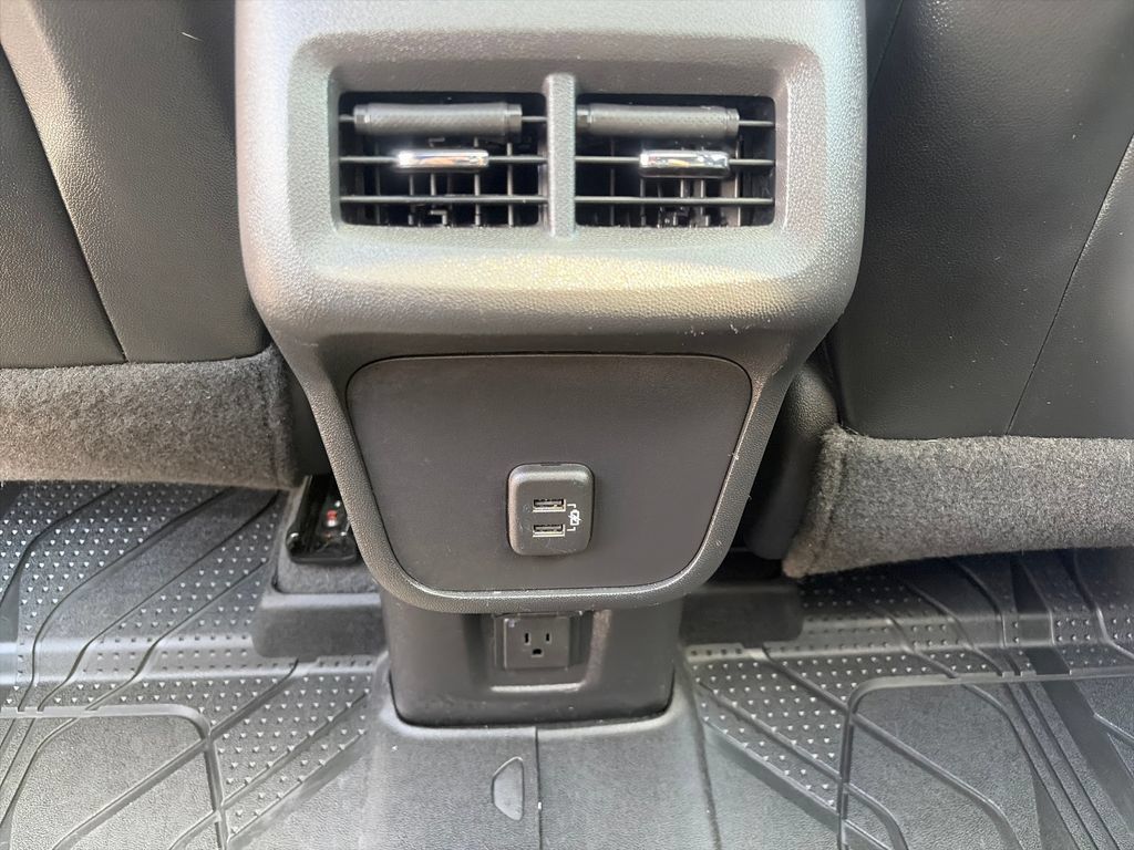 Used 2022 Chevrolet Equinox RS w/ RS Leather Package AWD/4WD image 38