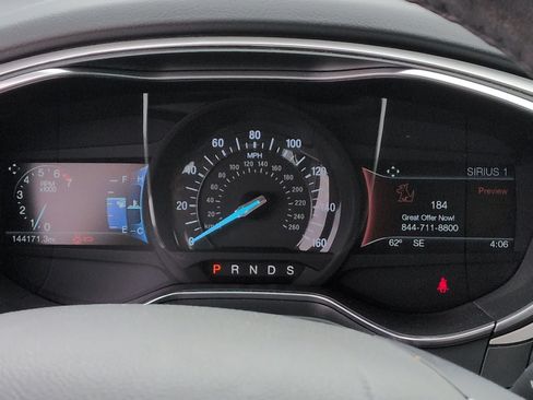 Used 2016 Ford Fusion SE FWD image 32