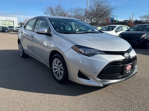 Used 2017 Toyota Corolla LE image 9