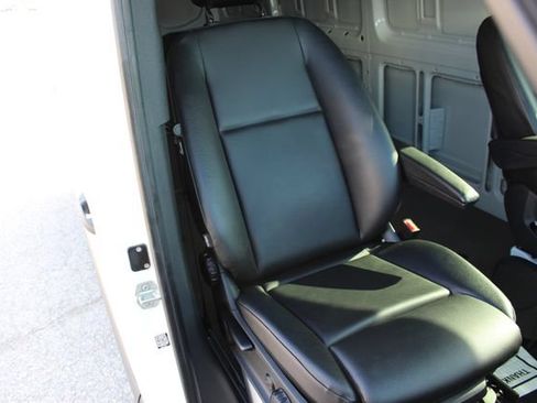 Used 2023 Mercedes-Benz Sprinter 2500 image 39