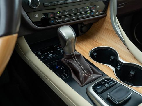 Used 2019 Lexus RX 350 AWD image 25