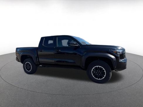 Used 2025 Toyota Tacoma TRD Off-Road AWD/4WD image 2