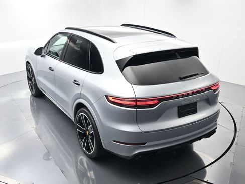 Used 2022 Porsche Cayenne Turbo image 38