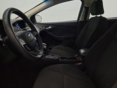 Used 2016 Ford Focus SE w/ SE Power Seat Package FWD image 17
